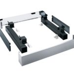 APWM025 Zárt lábazat, 17 cm magas a mosógépek ergonomikus be- és kipakolásához.